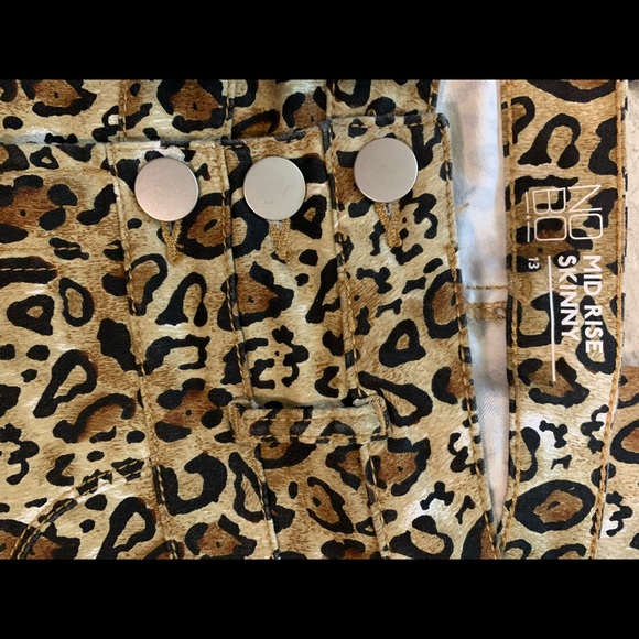 Mid Rise Skinny Jeans (Ladies) - Picture 3 of 4
